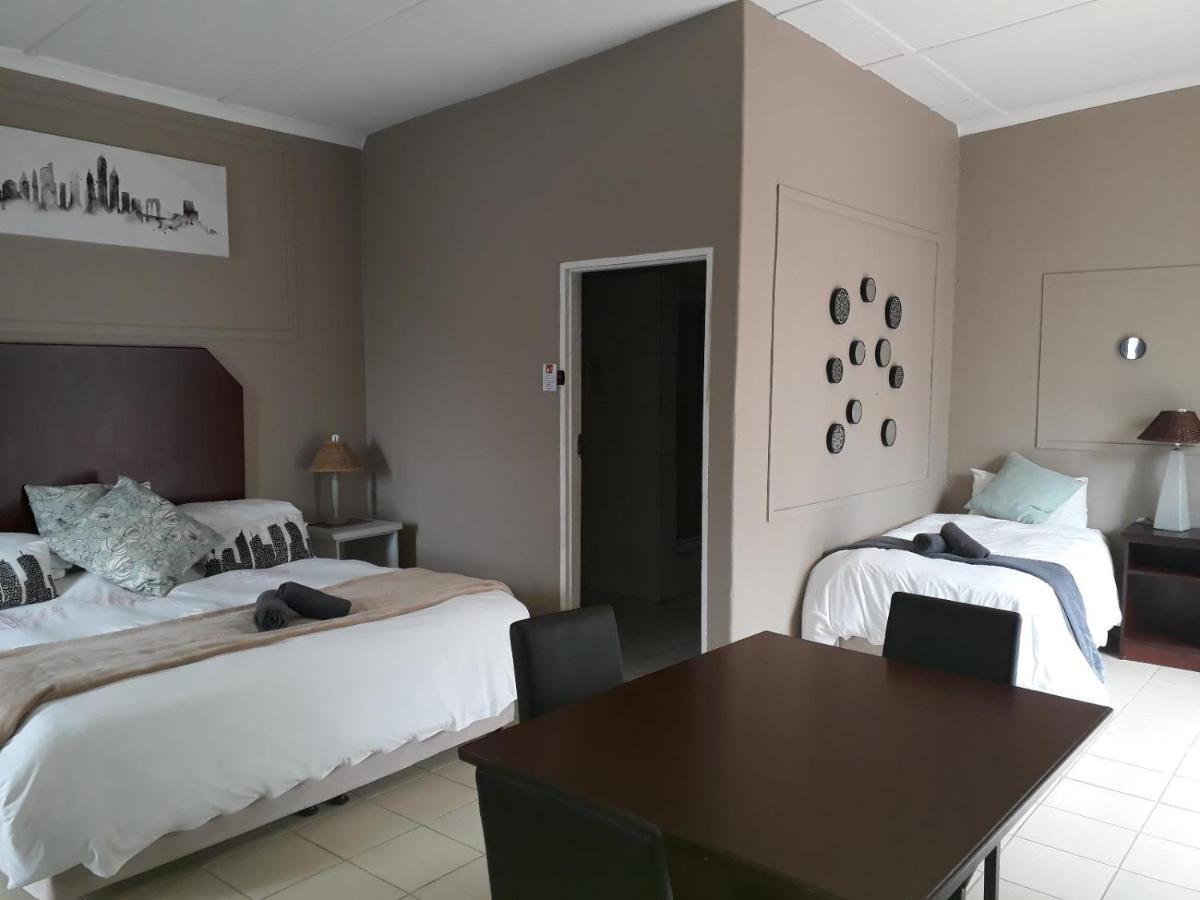 Mangolds Guest House พอร์ตเอลิซาเบธ ภายนอก รูปภาพ